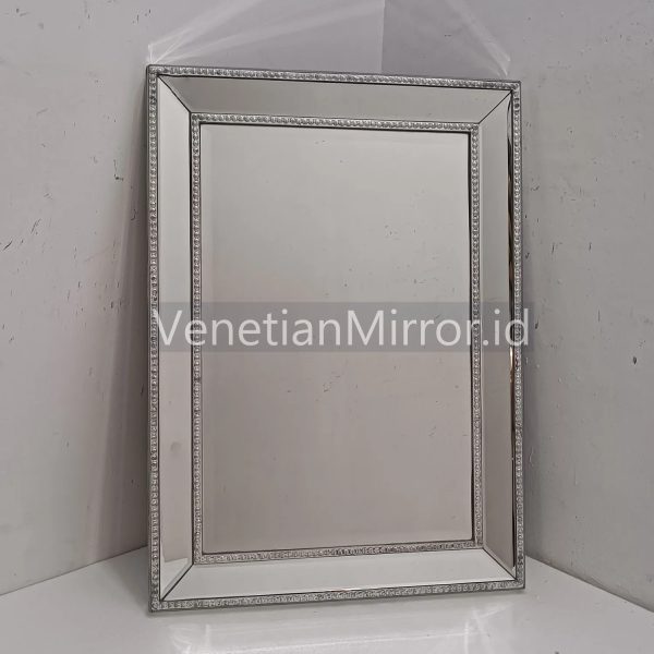 VM 004153 Modern Wall Mirror Baki Silver Pines