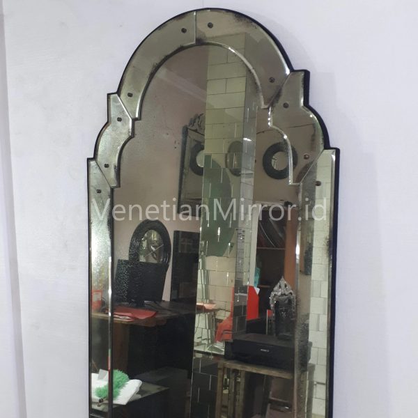 VM 014050 Antique Long Mirror