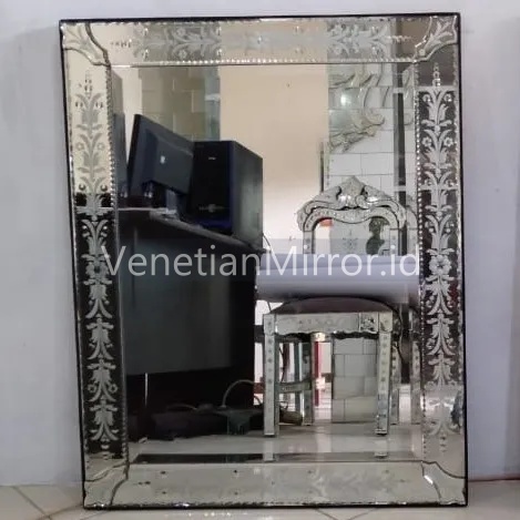 VM 004060 Recta Venetian Mirror