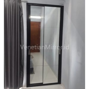 VM 006252 Cupboard Mirror Black And White