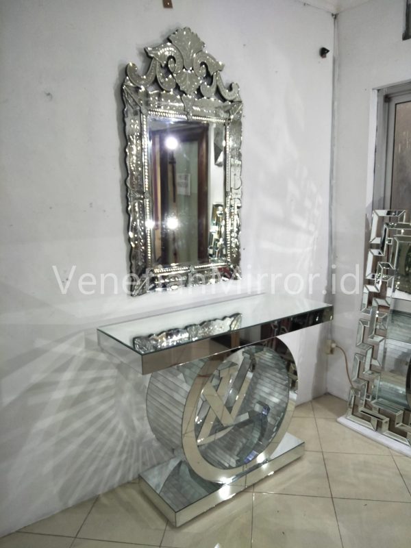 VM 006257 LV Mirror Console Furniture