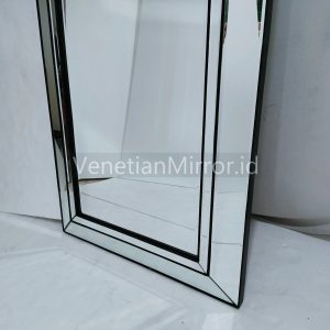 VM 004664 Standing Floor Mirror