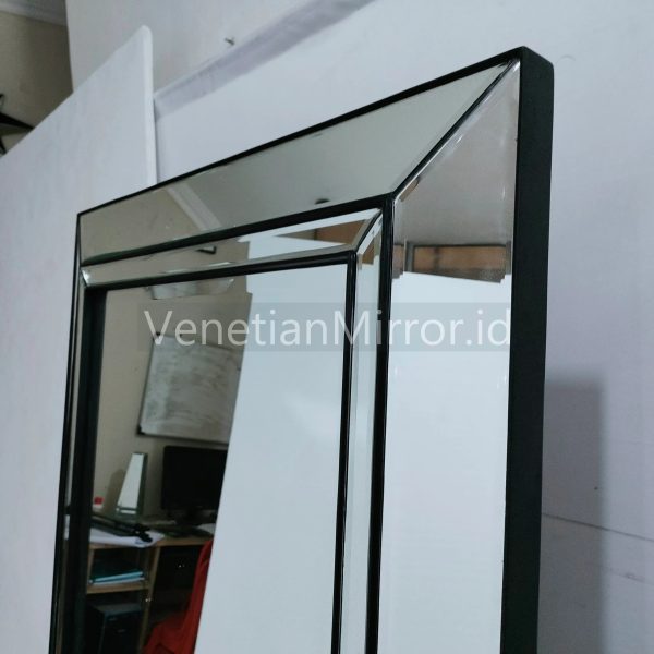 VM 004664 Standing Floor Mirror