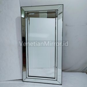 VM 004664 Standing Floor Mirror