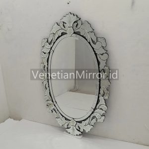 VM 001030 Venetian Mirror Oval Full Crown
