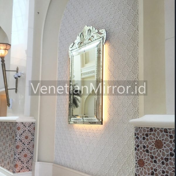 VM 001147 Venetian Mirror Pirus Large