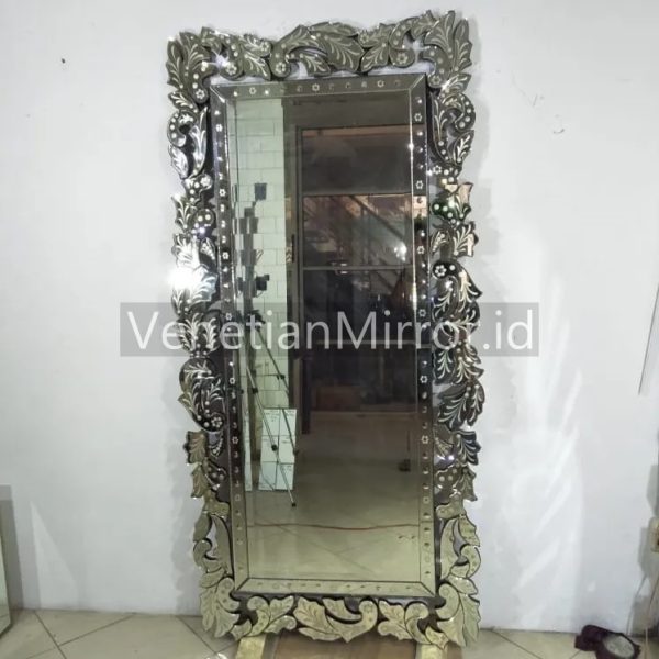 VM 002044 Venetian Mirror Rectangular Full Crown