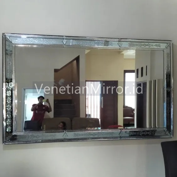 VM 0014014 Recta Venetian Mirror No Crow