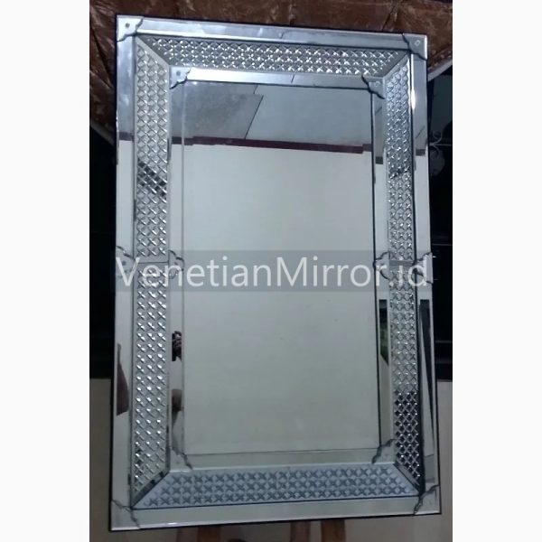 VM 004070 Modern Mirror Wajik Gravir