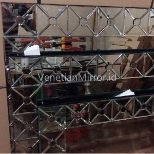 VM 004075 Glass Framed Wall Mirror