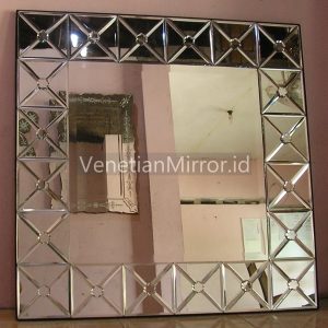 VM 004075 Glass Framed Wall Mirror