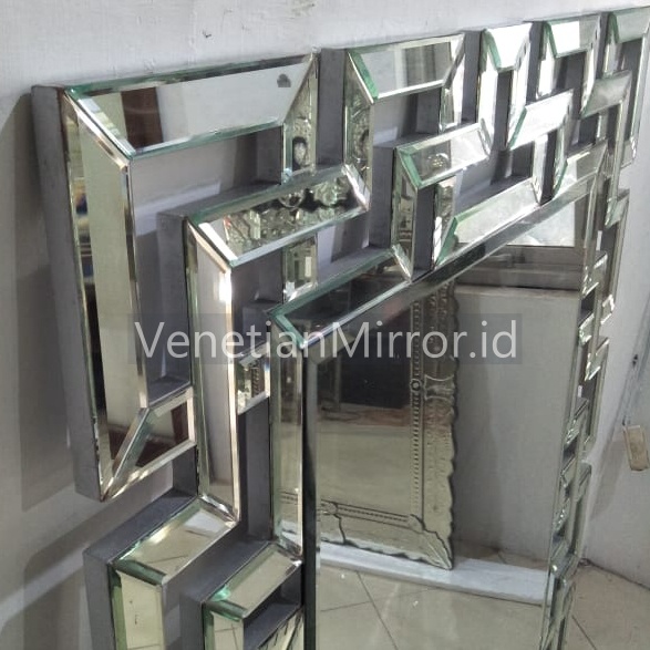 VM 004106 Venetian Art Mirror Deco
