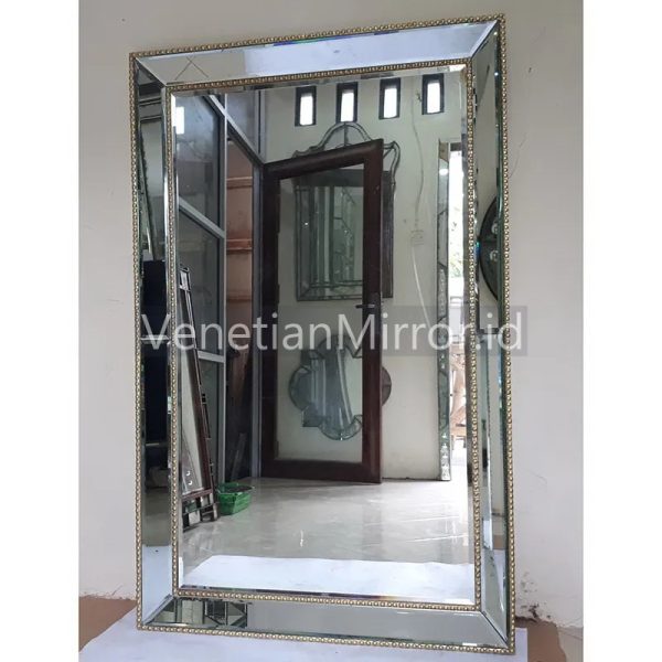 VM 004137 Venetian Beaded Mirror