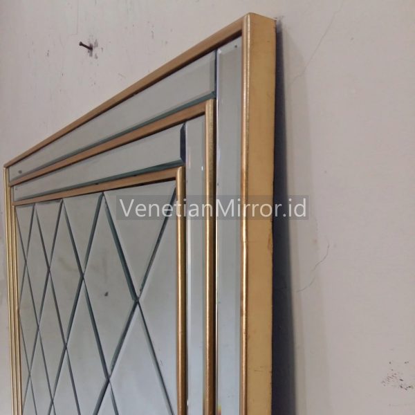 VM 004147 Beveled Mirror Large Frame Gold