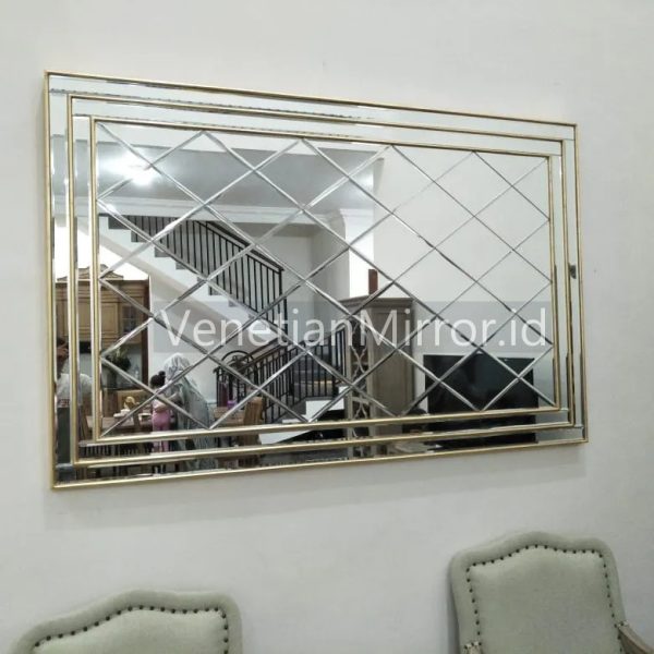 VM 004147 Beveled Mirror Large Frame Gold