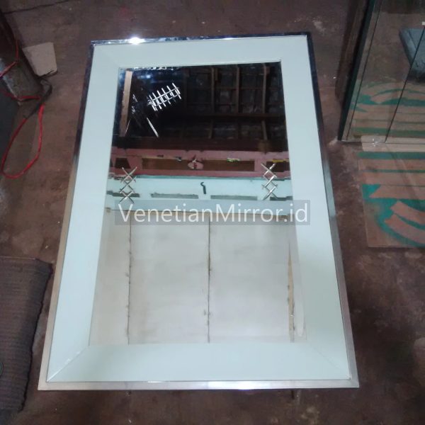 VM 004559 Rectangular Wall Mirror Frame Stainless