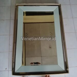 VM 004559 Rectangular Wall Mirror Frame Stainless