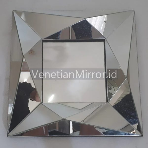 VM 004564 Geometric Wall Mirror Square
