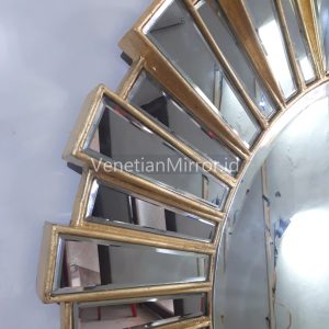 VM 004570 Sunburst Wall Mirror Frame Gold