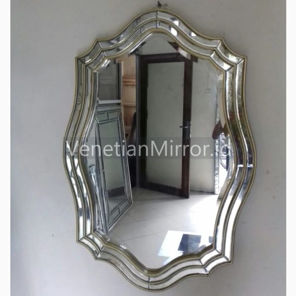 VM 004575 Modern Wall Mirror Oval List Gold