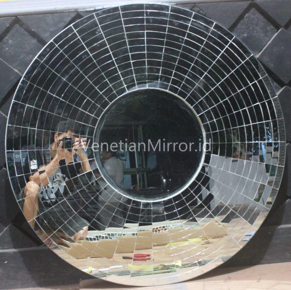 VM 004579 Mosaic Round Wall Mirror