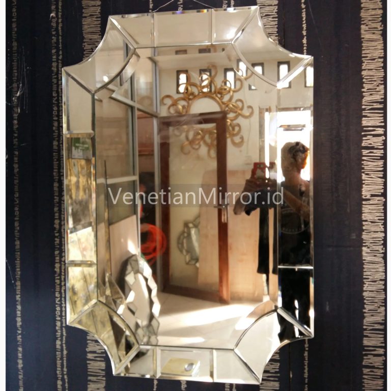 VM 004583 Modern Wall Mirror Beveled
