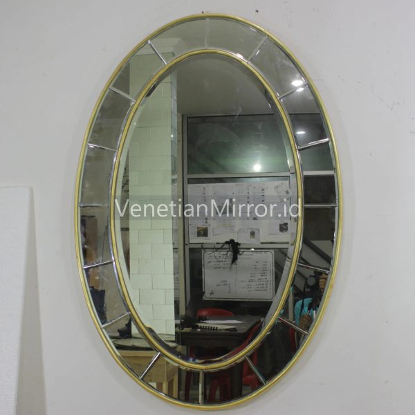 VM 004584 Modern Oval Wall Mirror with Gold Frame