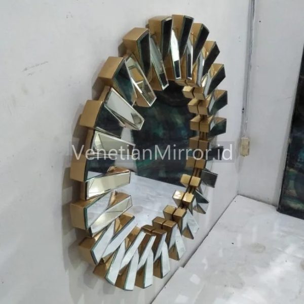 VM 004587 Sunburn Wall Mirror Round