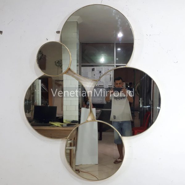 VM 004595 Round Mirror Wall Decor