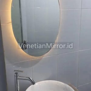 VM 004602 Wall Mirror Bathroom Oval With Lamp