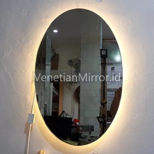 VM 004602 Wall Mirror Bathroom Oval With Lamp