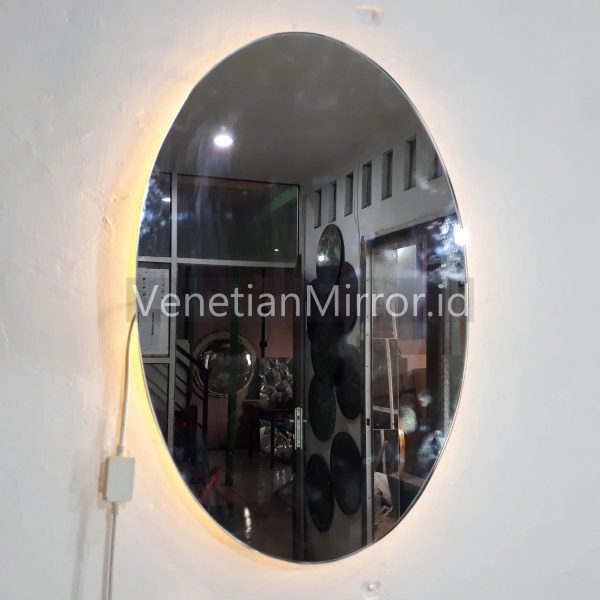 VM 004602 Wall Mirror Bathroom Oval With Lamp