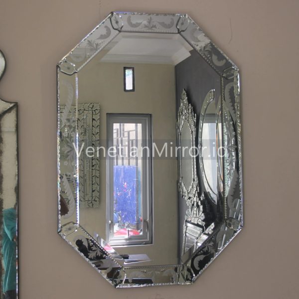 VM 004610 Octagonal Mirror Bathroom