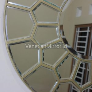 VM 004615 Wall Mirror Round Gold