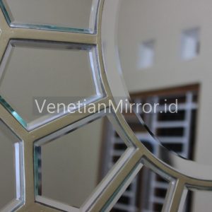 VM 004615 Wall Mirror Round Gold