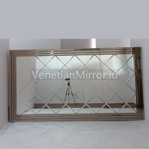 VM 004635 Beveled Mirror Frame Brown Triple