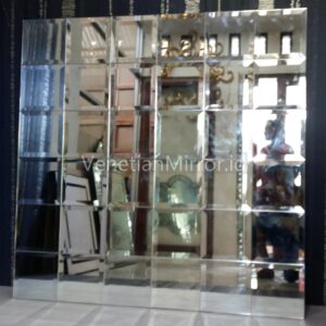 VM 004646 Beveled Wall Mirror Square