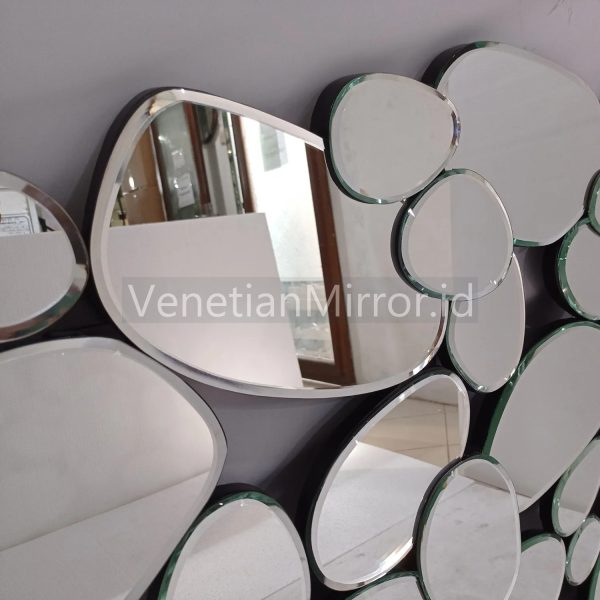 VM 004654 Bubble Mirror Wall Decor