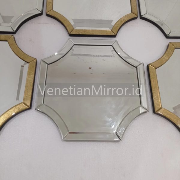VM 004674 Modern Mirror Gold Frame Silver