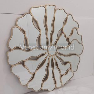 VM 004686 Sunburn Wall Mirror Gold