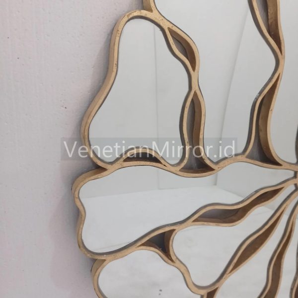 VM 004686 Sunburn Wall Mirror Gold