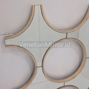 VM 004687 Circle Wall Mirror Gold Decorative