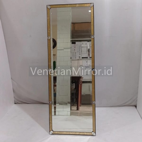 VM 004691 Standing floor Mirror long Gold