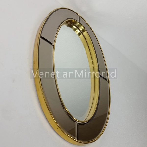 VM 004699 Oval Mirror Brown Brass Antique