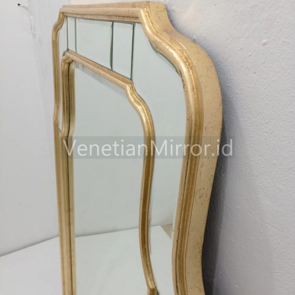 VM 004711 Wooden Wall Mirror List Frame Gold