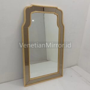 VM 004718 Wooden Wall Mirror List Brown