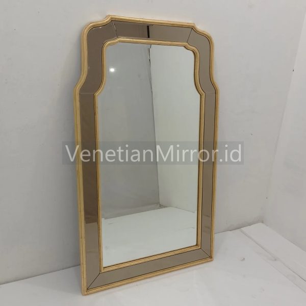 VM 004718 Wooden Wall Mirror List Brown
