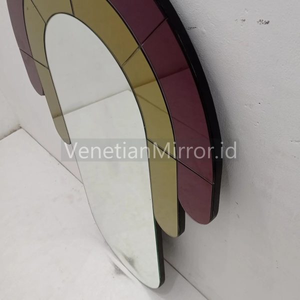 VM 004726 Modern Wall Mirror Capsule