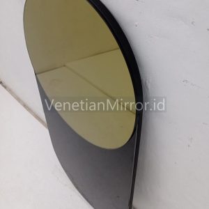 VM 004729 Modern Wall Mirror Capsule