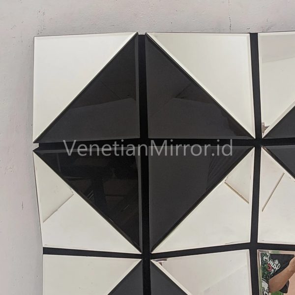 VM 004750 Decorative Square Black Mirror